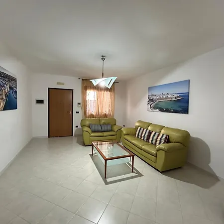 Tra Centro E Mare Monopoli