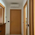Tra Centro E Mare Con Parcheggio Privato Διαμέρισμα *